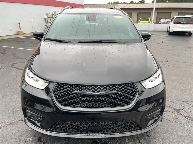 new 2024 Chrysler Pacifica car, priced at $45,500