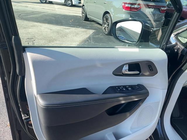 used 2024 Chrysler Pacifica car, priced at $28,993
