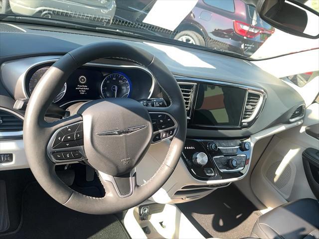 used 2024 Chrysler Pacifica car, priced at $28,993
