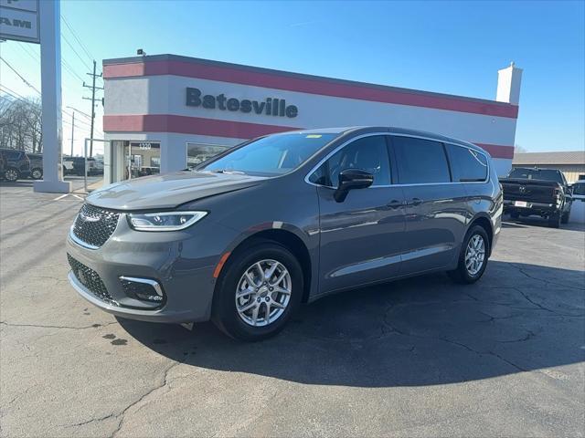 new 2025 Chrysler Pacifica car, priced at $45,920