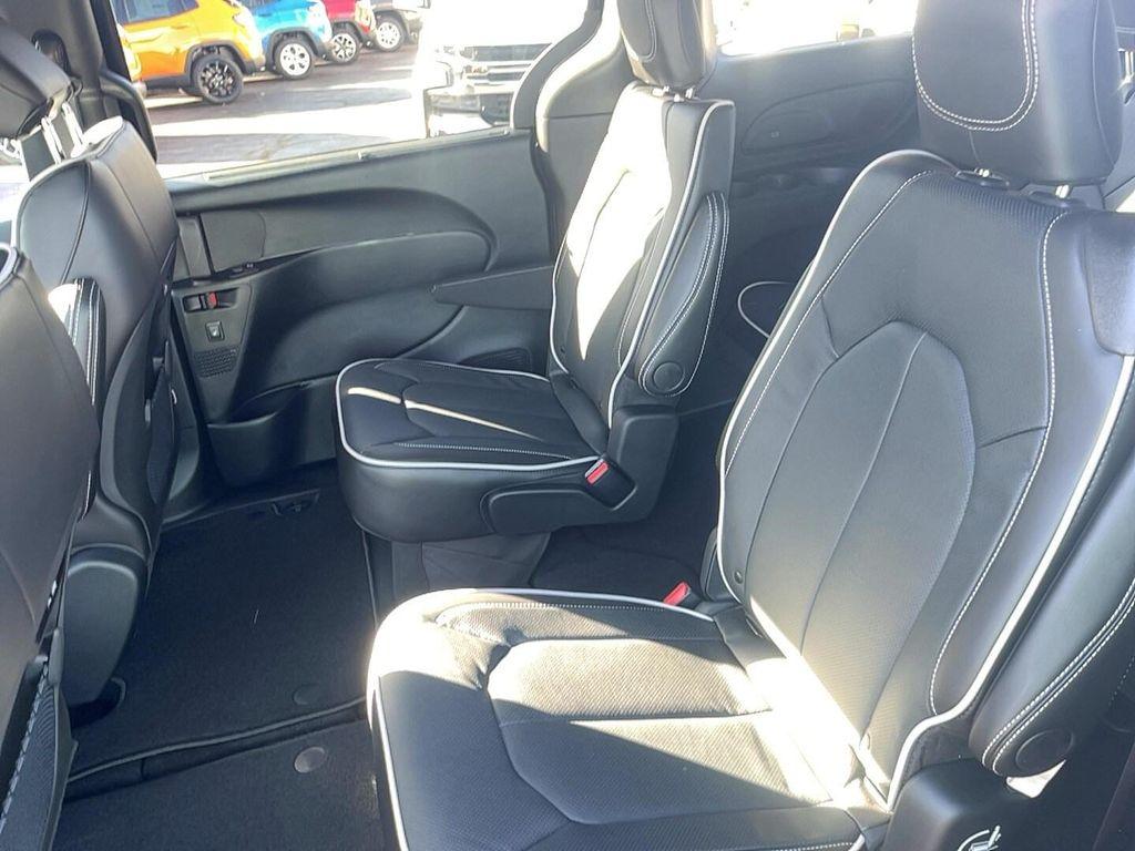 new 2026 Chrysler Pacifica car, priced at $54,250
