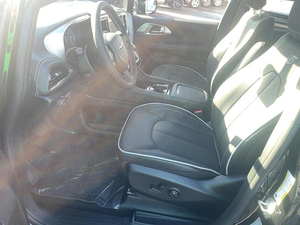new 2026 Chrysler Pacifica car, priced at $54,250