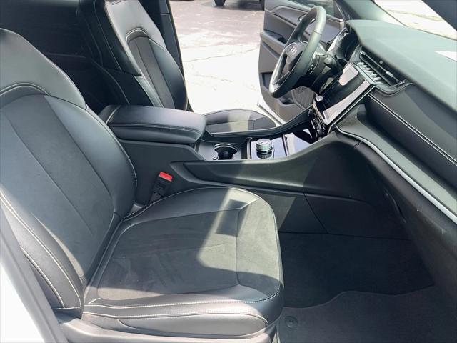 used 2024 Jeep Grand Cherokee car