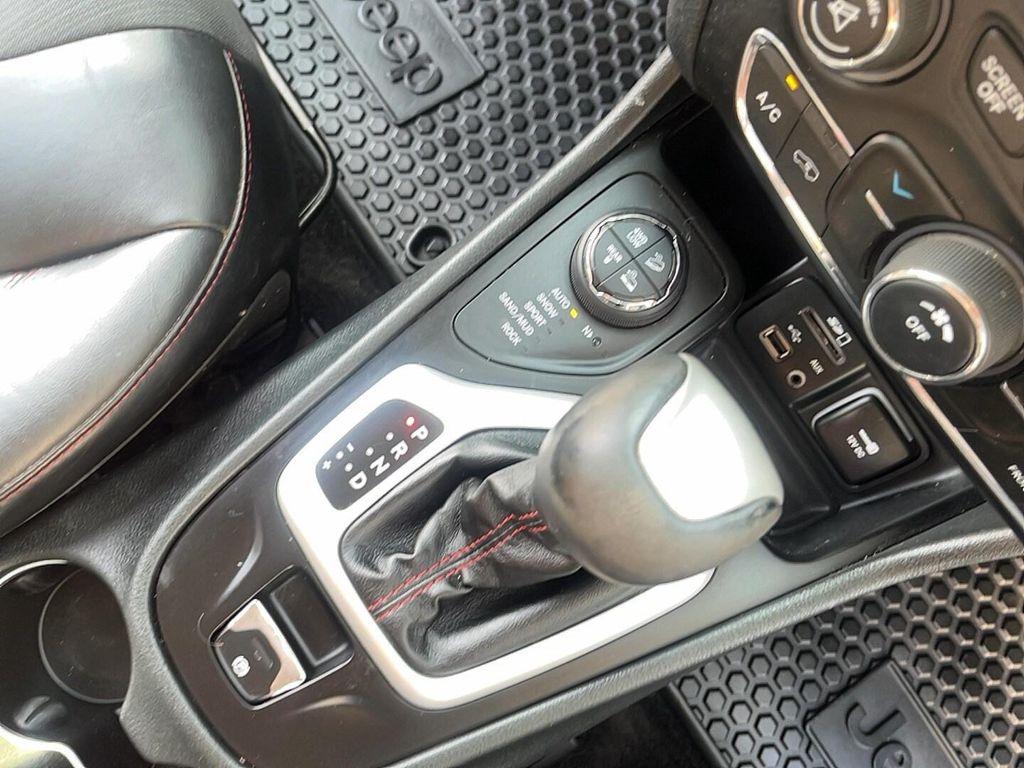 used 2015 Jeep Cherokee car, priced at $8,993
