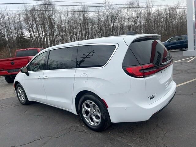 new 2024 Chrysler Pacifica car, priced at $54,665