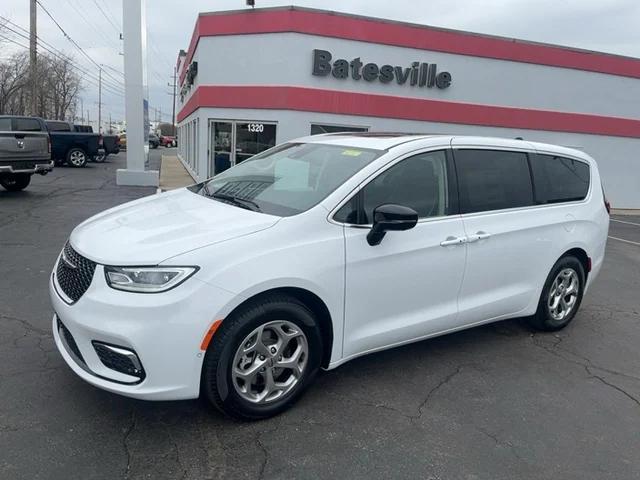 new 2024 Chrysler Pacifica car, priced at $54,665