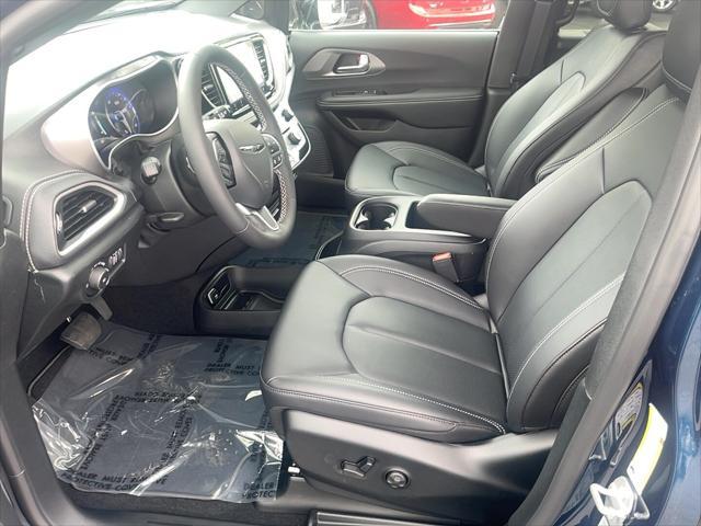 new 2025 Chrysler Pacifica car, priced at $47,935