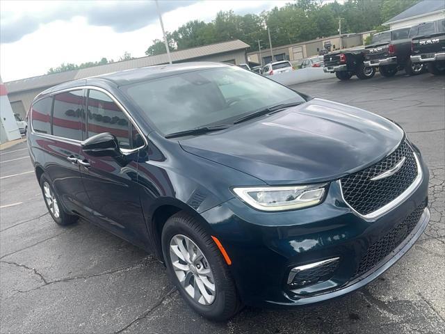 new 2025 Chrysler Pacifica car, priced at $47,935