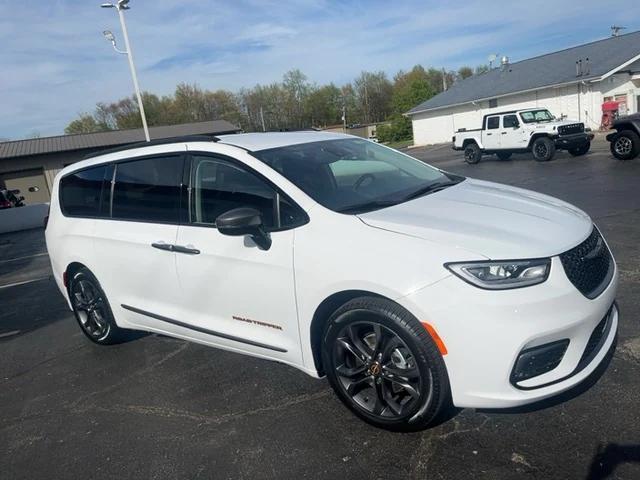 new 2024 Chrysler Pacifica car, priced at $45,550