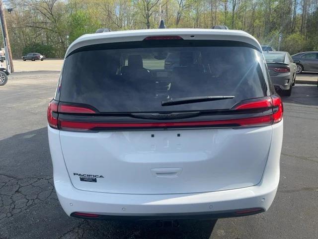 new 2024 Chrysler Pacifica car, priced at $45,550