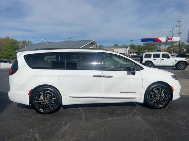 new 2024 Chrysler Pacifica car, priced at $45,550