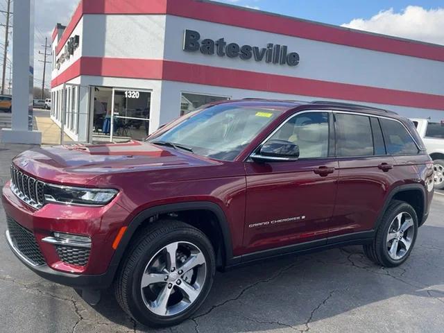 new 2024 Jeep Grand Cherokee car, priced at $52,920