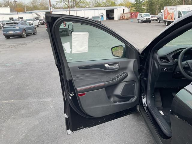 new 2025 Ford Escape car, priced at $31,094