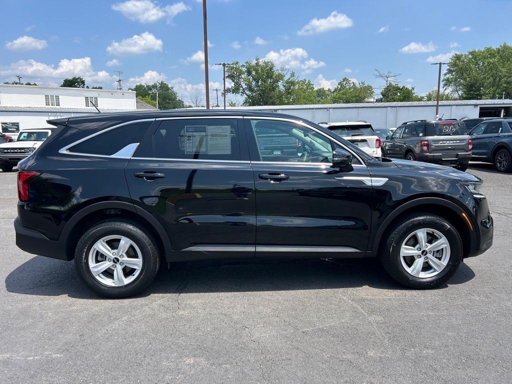 used 2022 Kia Sorento car, priced at $24,995