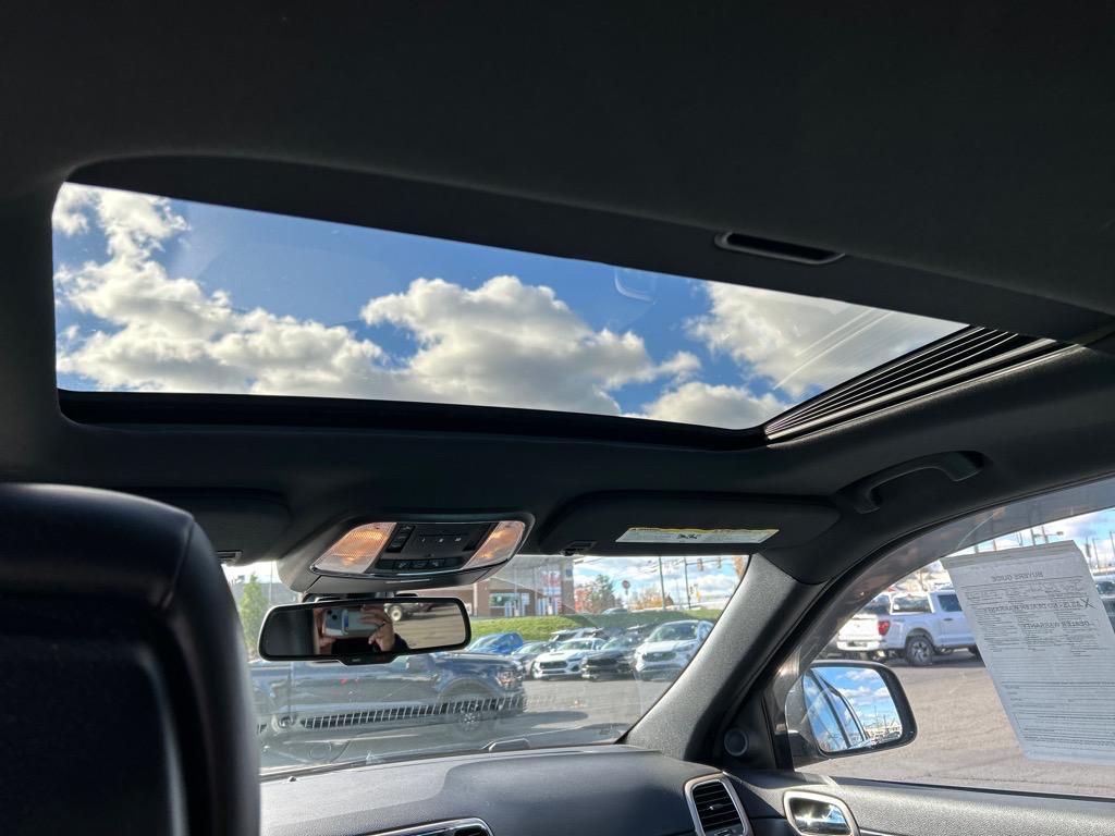 used 2015 Jeep Grand Cherokee car, priced at $13,995