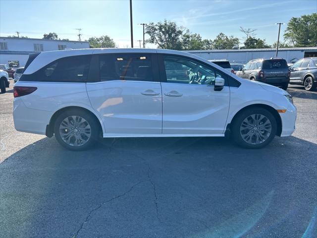used 2025 Honda Odyssey car, priced at $42,995