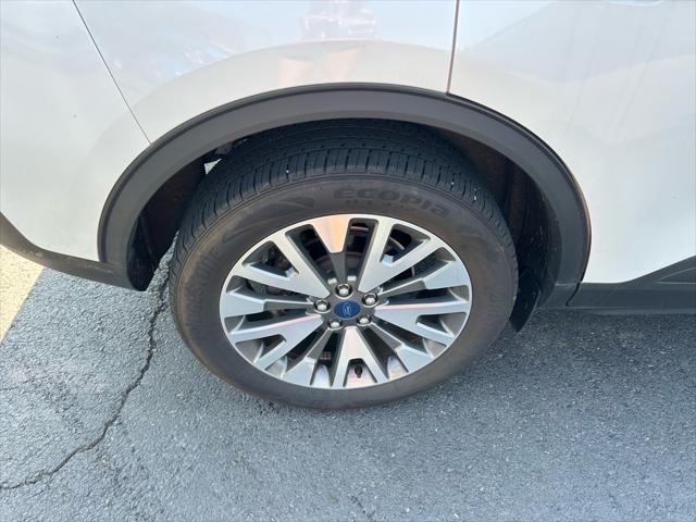 used 2022 Ford Escape car, priced at $27,995