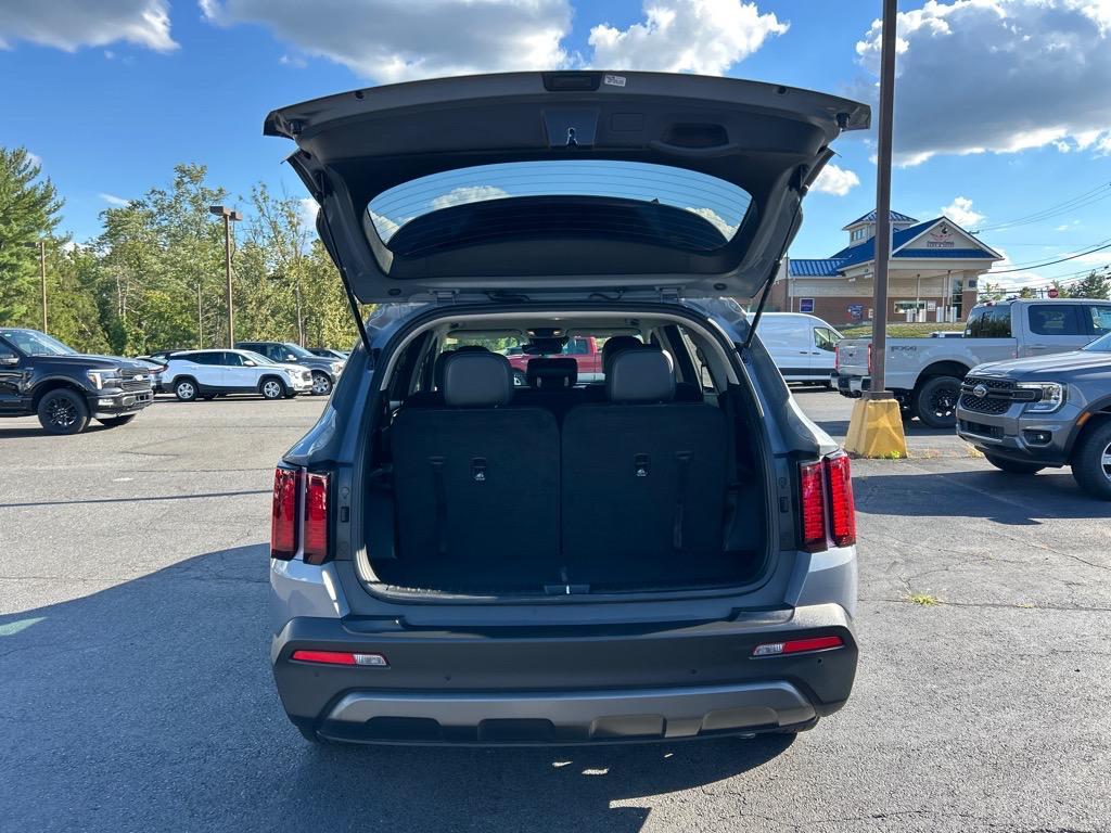 used 2022 Kia Sorento car, priced at $29,995