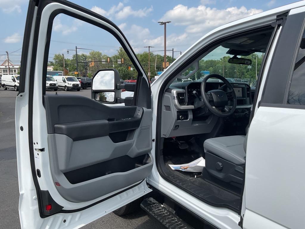 new 2025 Ford F-350 car, priced at $72,195