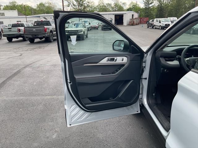 new 2025 Ford Explorer car, priced at $46,925