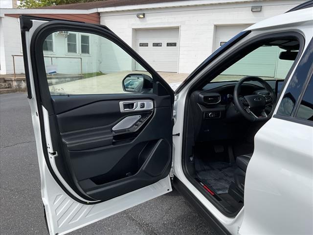 new 2024 Ford Explorer car, priced at $60,905