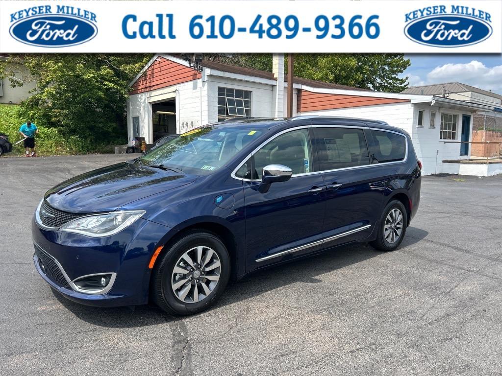used 2020 Chrysler Pacifica Hybrid car, priced at $35,795