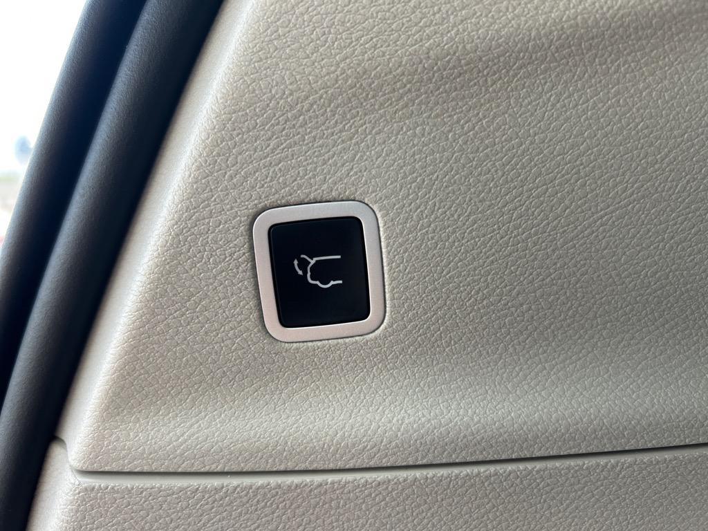 used 2020 Chrysler Pacifica Hybrid car, priced at $34,995