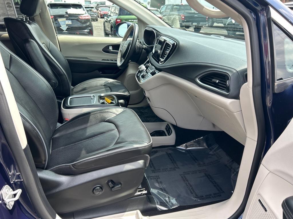 used 2020 Chrysler Pacifica Hybrid car, priced at $34,995