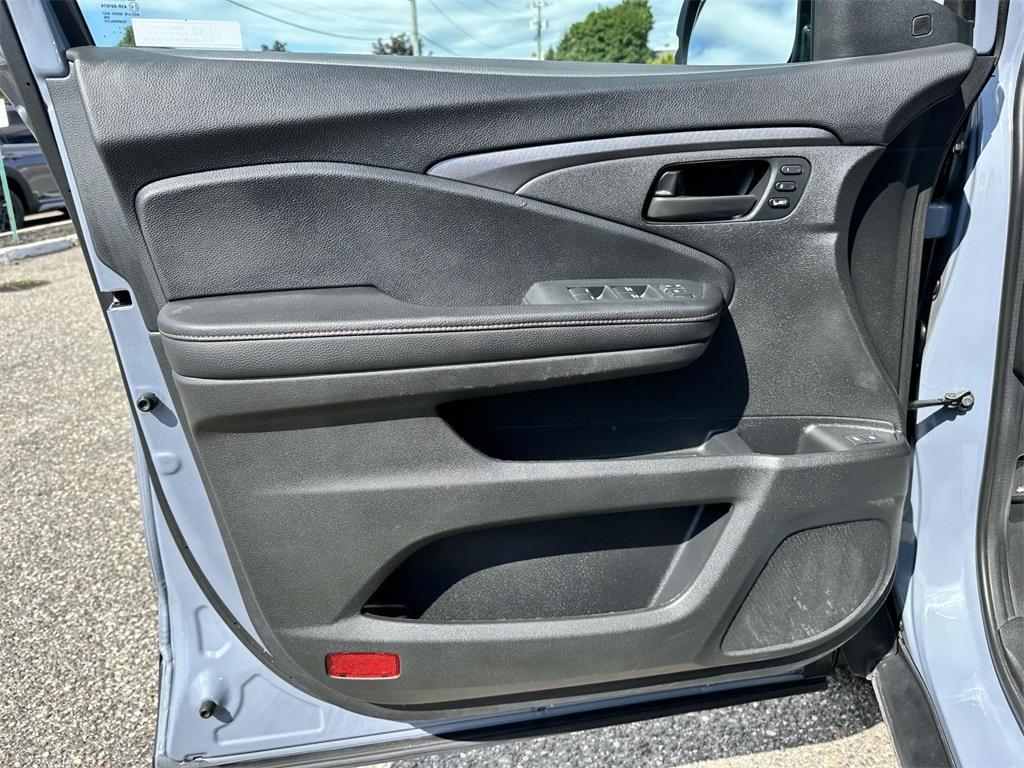 used 2022 Honda Passport car, priced at $27,986