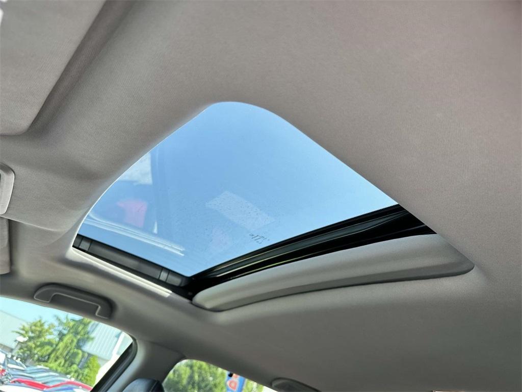 used 2022 Honda Pilot car, priced at $29,627