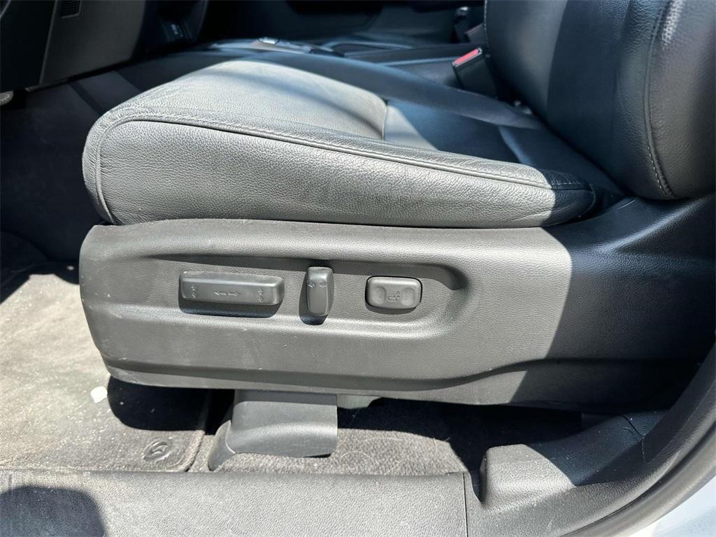 used 2022 Honda Pilot car, priced at $29,627