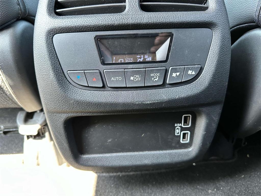 used 2022 Honda Pilot car, priced at $29,627