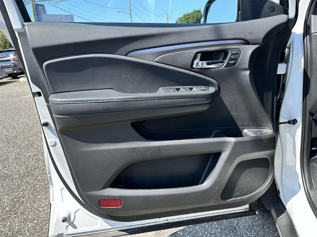 used 2022 Honda Pilot car, priced at $29,627