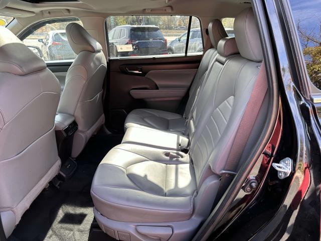 used 2021 Toyota Highlander car, priced at $25,986