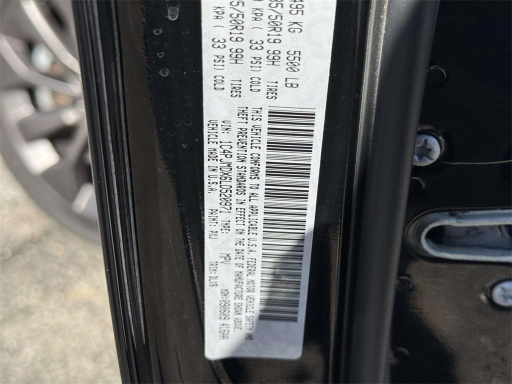 used 2020 Jeep Cherokee car, priced at $17,986