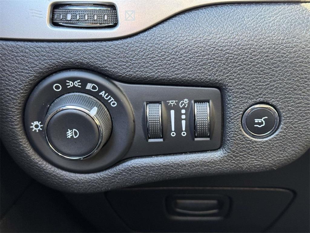 used 2020 Jeep Cherokee car, priced at $17,986