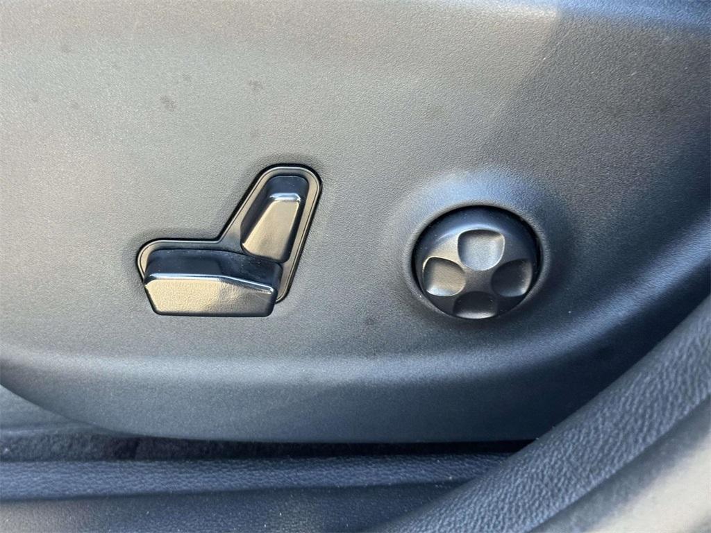 used 2020 Jeep Cherokee car, priced at $17,986