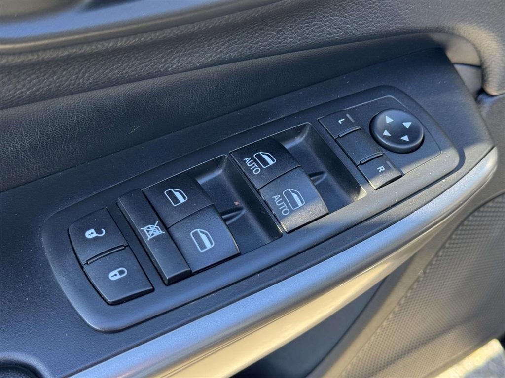 used 2020 Jeep Cherokee car, priced at $17,986