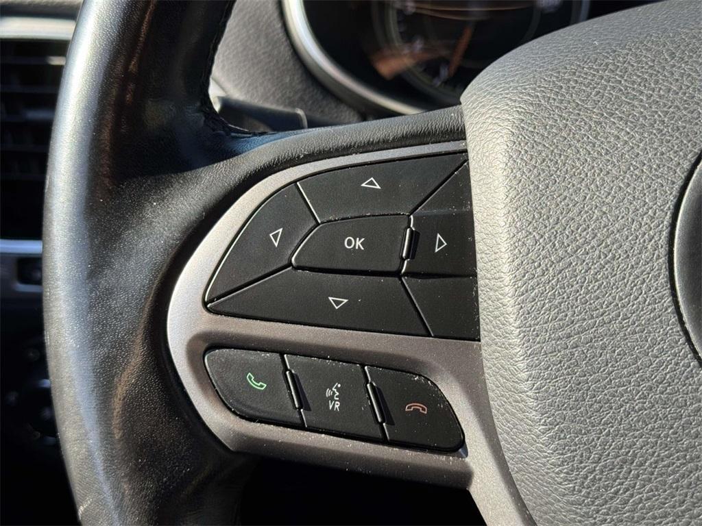 used 2020 Jeep Cherokee car, priced at $17,986