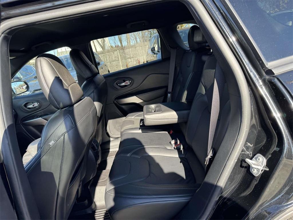 used 2020 Jeep Cherokee car, priced at $17,986