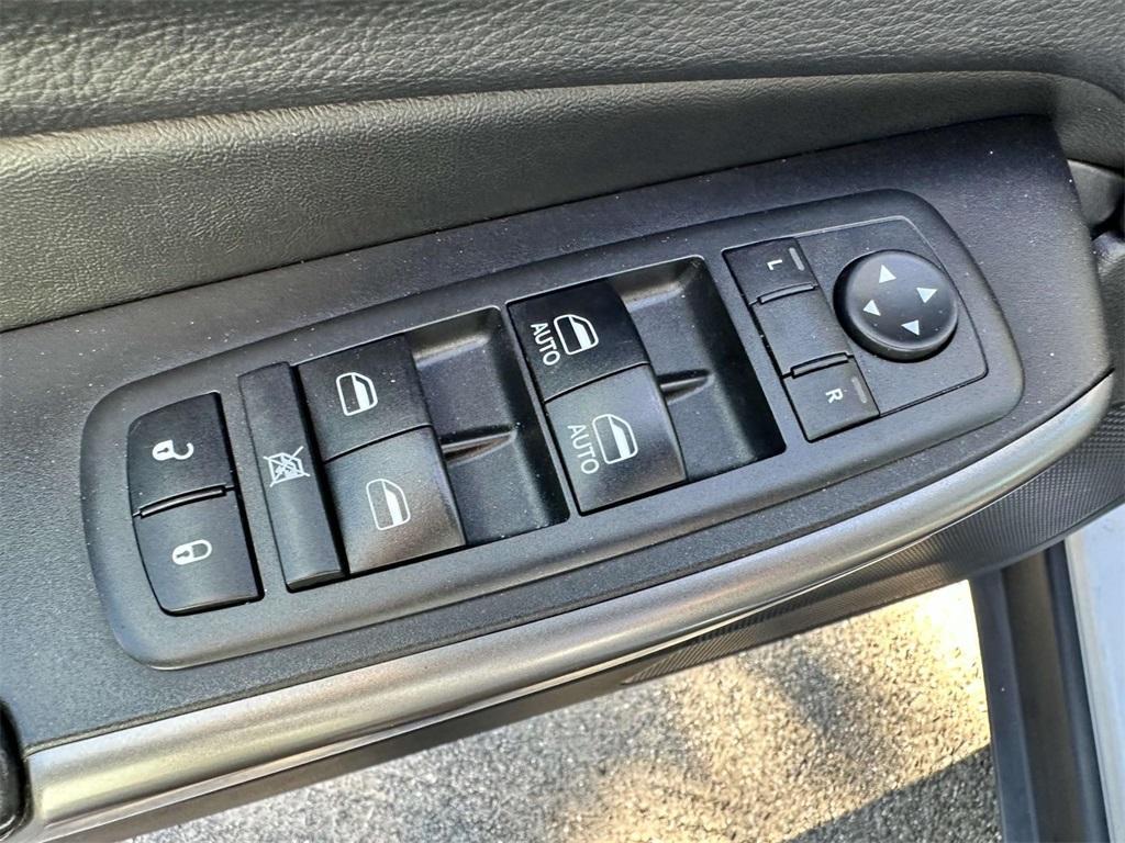 used 2019 Jeep Cherokee car, priced at $12,995