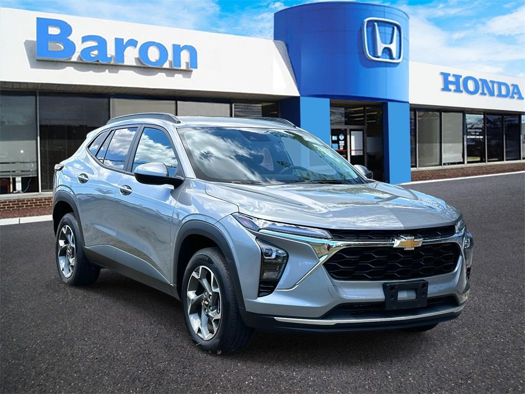 used 2024 Chevrolet Trax car, priced at $20,580