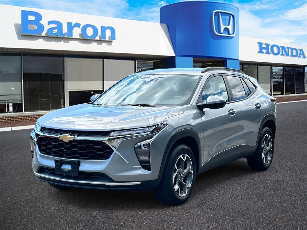 used 2024 Chevrolet Trax car, priced at $20,580