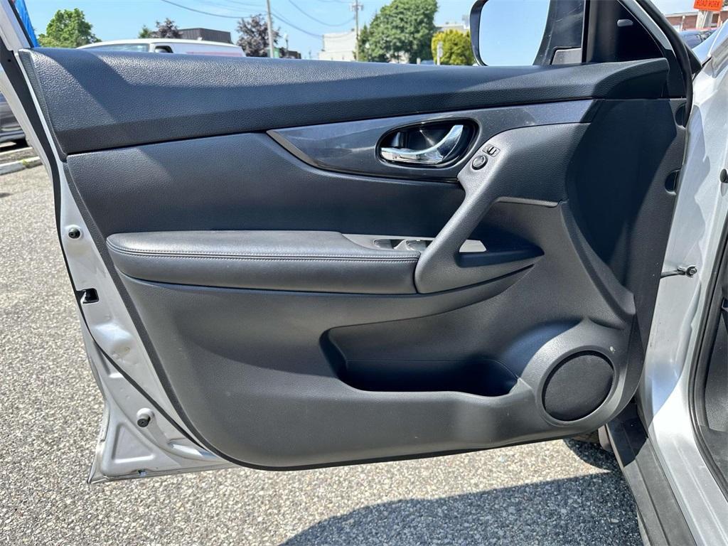 used 2018 Nissan Rogue car, priced at $13,433