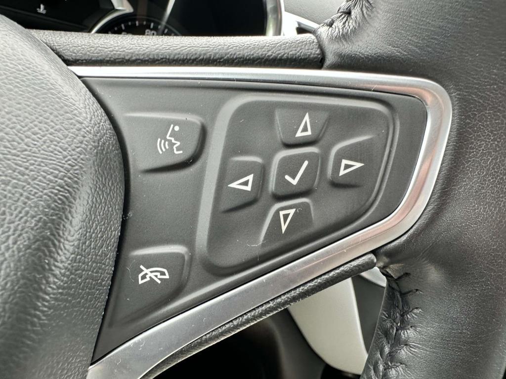 used 2022 Chevrolet Equinox car, priced at $19,220