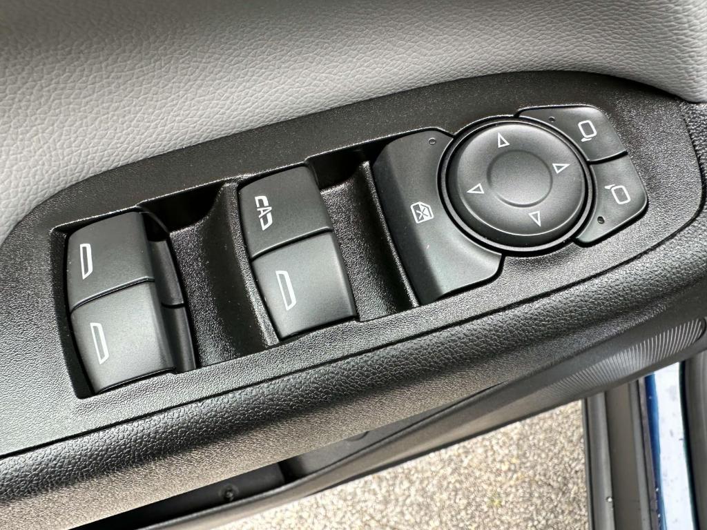 used 2022 Chevrolet Equinox car, priced at $19,220