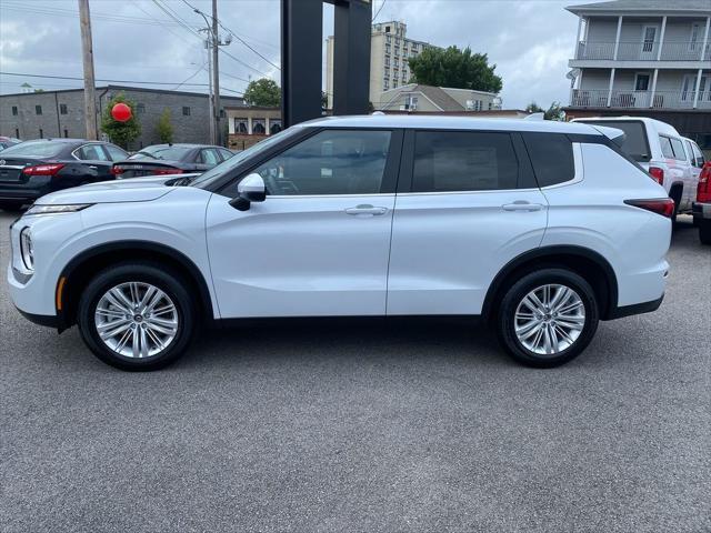 new 2024 Mitsubishi Outlander car, priced at $32,533