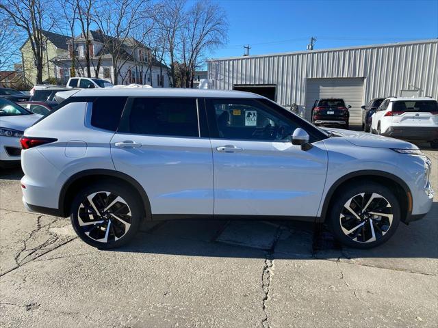 new 2024 Mitsubishi Outlander car, priced at $38,015