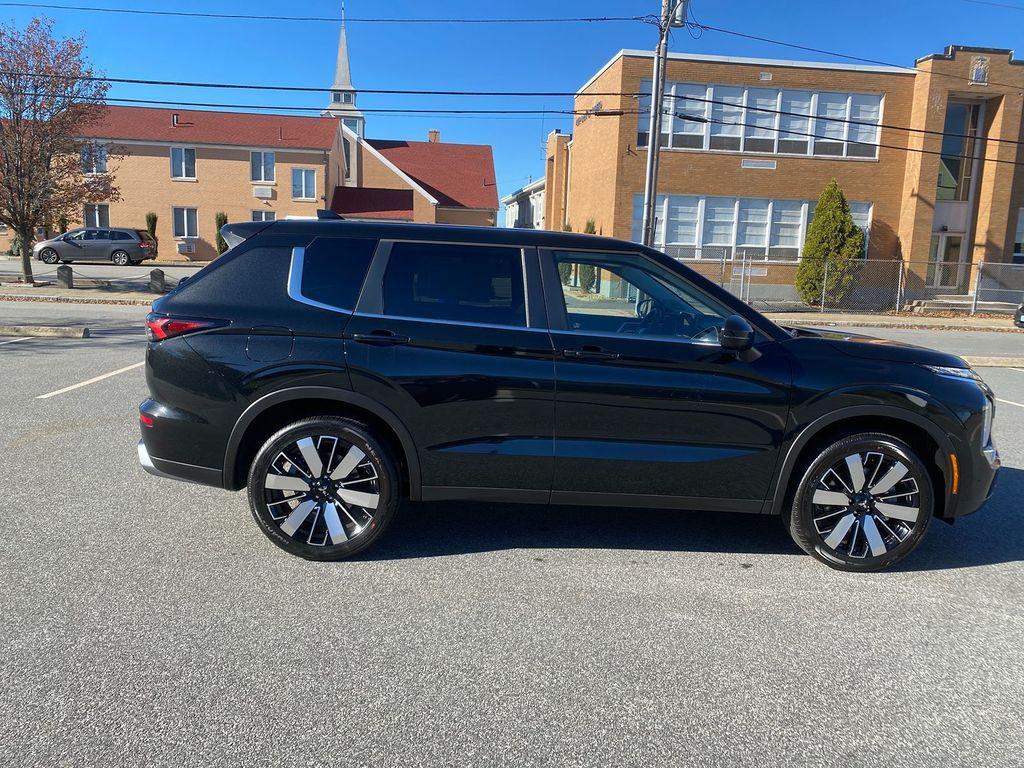 new 2025 Mitsubishi Outlander car, priced at $38,488