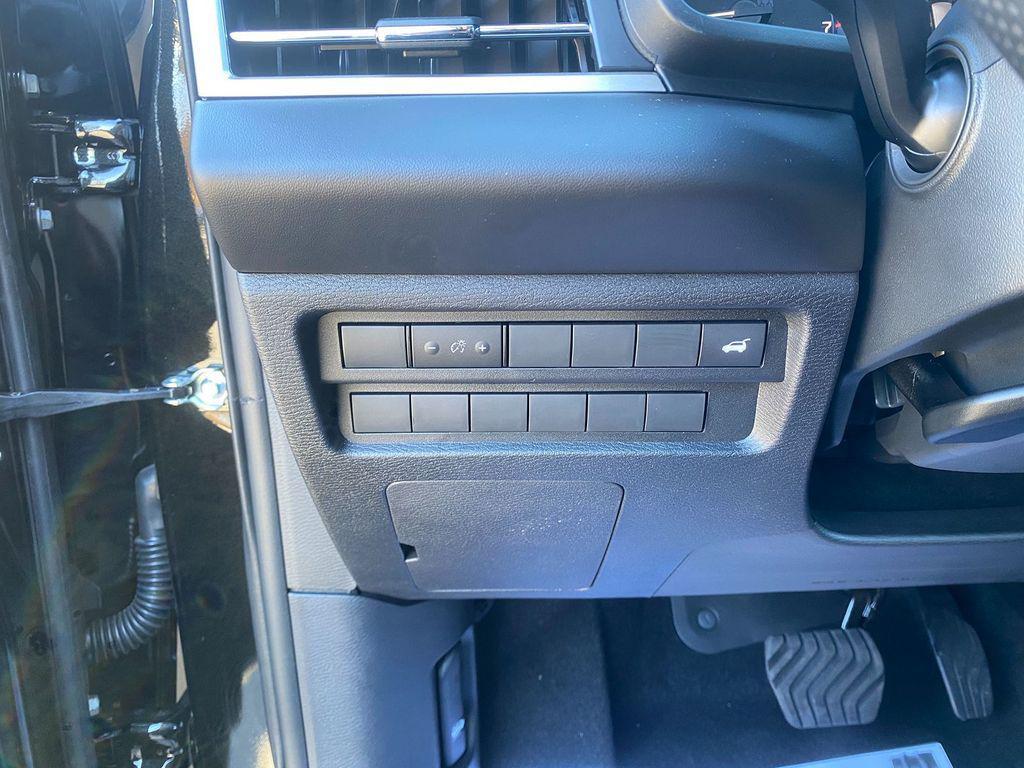 new 2025 Mitsubishi Outlander car, priced at $38,488